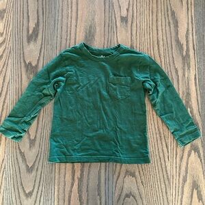 Primary pocket tee size 4 green